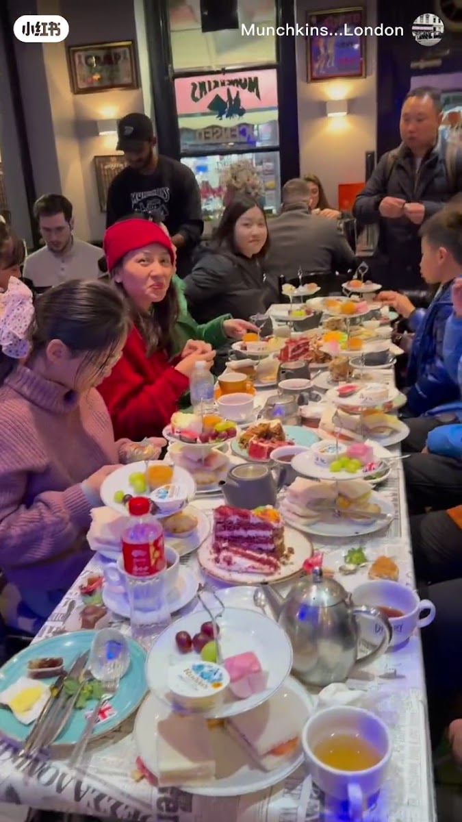 Munchkins Restaurant London Ltd-2