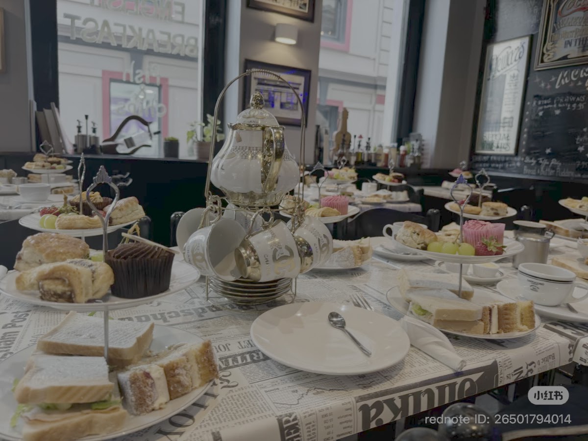 Munchkins Restaurant London Ltd-3