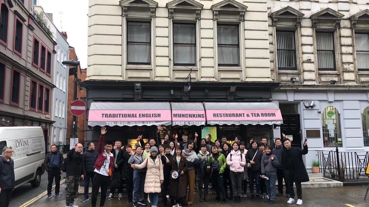 Munchkins Restaurant London Ltd-4